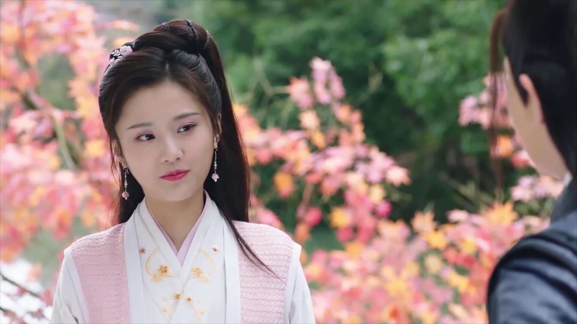 压迫阵型推前，前锋积极回抢，前锋怎么压迫