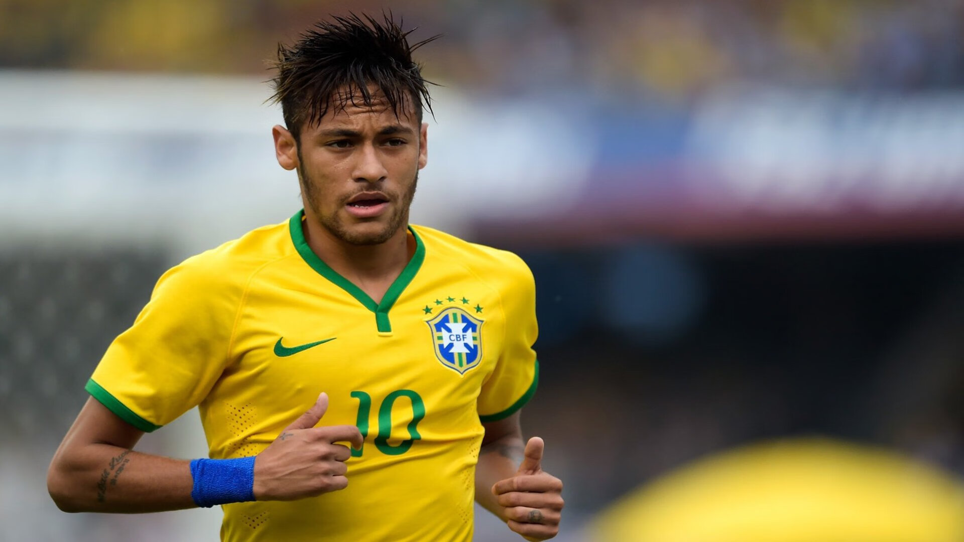 欧冠淘汰赛皇家马德里逆转那不勒斯 本泽马上演帽子戏法，欧联杯那不勒斯